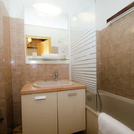 Laurier Apartment *